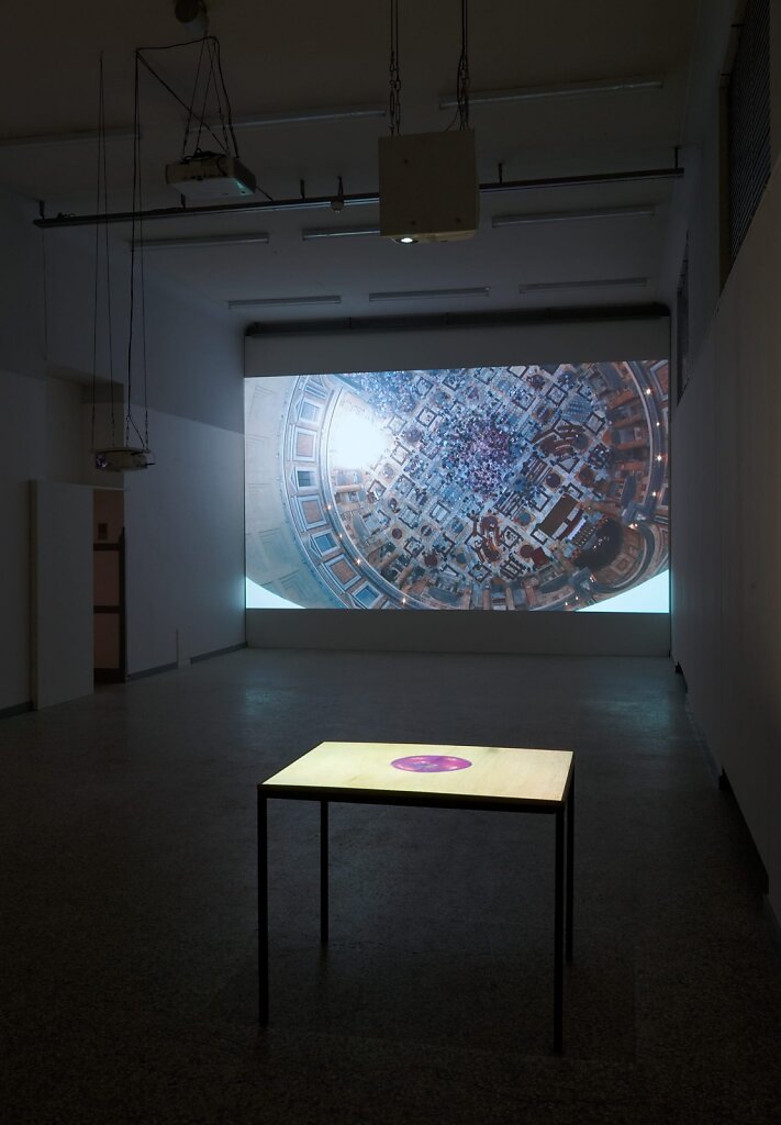 installation view – Le trou dans la table [The hole in the table] / L’occhio del Pantheon [The eye of the Pantheon]