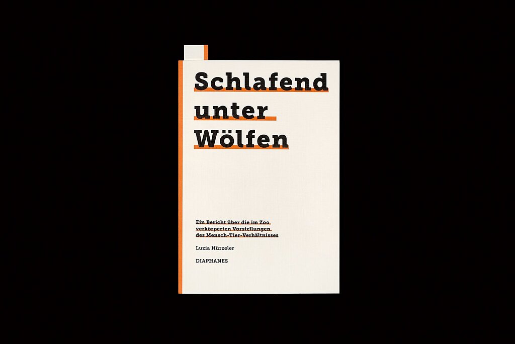 photography of book - Schlafend unter Wölfen
